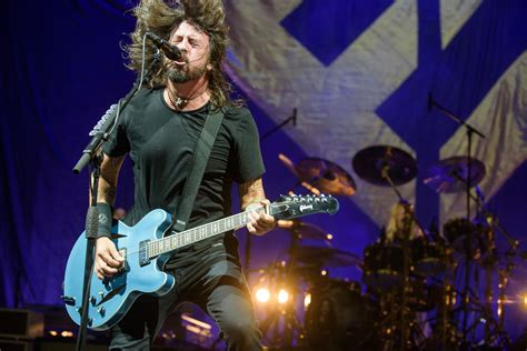 At The Anthems Opening Night A Rock And Roll Clinic From Foo Fighters
