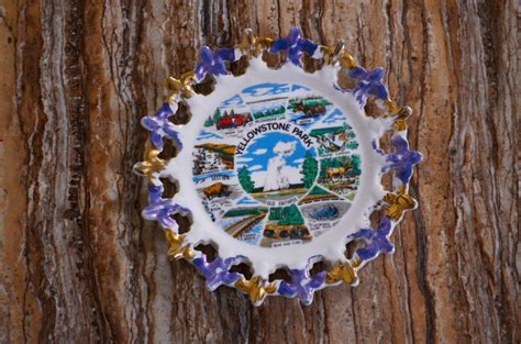 16 2015 Vintage Travel Souvenir Collector State Plate Yellowstone