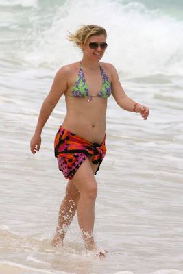 Celebrities In Hot Bikini Kelly Clarkson American Idol Winner