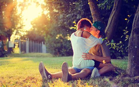 Fotos Parejas Enamoradas Besandose Imagui