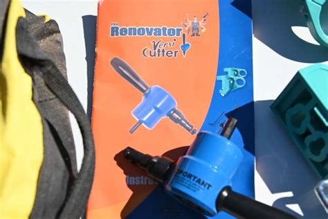 Lot 209 Renovator Versi Cutter Tools In Bag Paradise Estate Sales