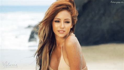 Melanie Iglesias  Find And Share On Giphy