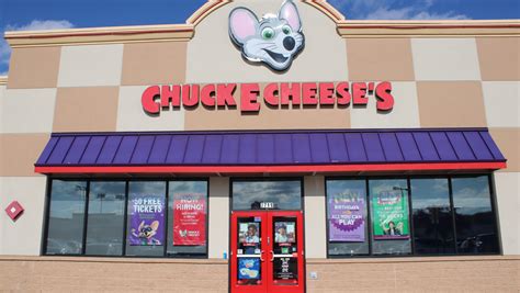 Breaking Down Everything Thats Wrong With Chuck E Cheeses New Frozen