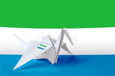 Bandeira Da Serra Leoa Reproduzida Na Asa Do Guindaste De Origami De