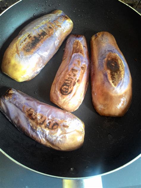 3 ulas bawang putih dicincang Resepi Terung Bakar Sambal Asam - Catatan Sue Izza
