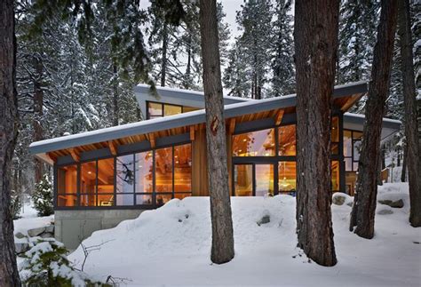 16 Examples Of Modern Houses With A Sloped Roof Modern Lake House