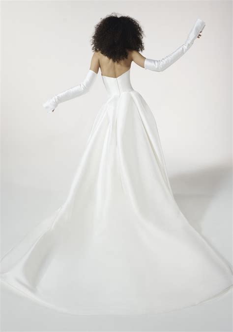Vera Wang Meliora Simple Princess Wedding Dress Hk Designer Bridal Room