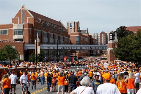 University Of Tennessee Says Students Will Return To Campus For Fall