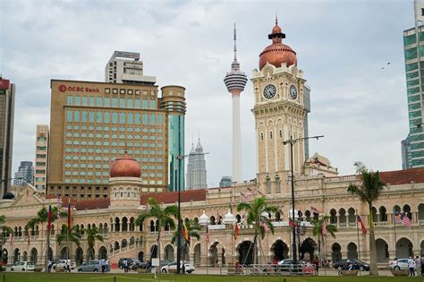 Met malaysia predicts that up to four to six episodes of significant heavy rain could happen throughout this monsoon season. Seasons in Malaysia: Weather and Climate