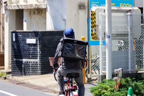 警察庁、自転車の交通違反に「青切符」を検討：バイク速報
