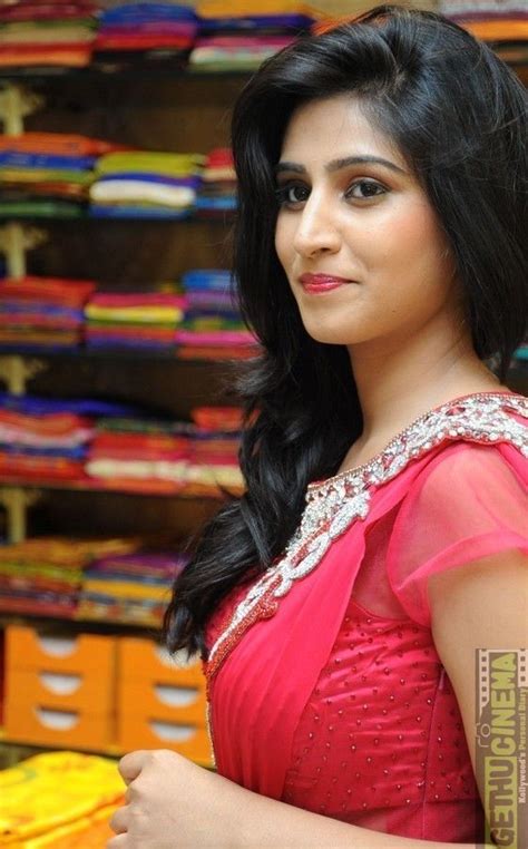 47 · shamili, also known as baby shamili, born on 10 july 1987, is an indian actress who has worked in malayalam, tamil, kannada and telugu films. Actress Shamili Gallery | Actresses, Cute beauty, Beauty