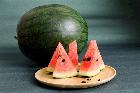 See below, the onion calories for the different serving sizes. Calories in Watermelon | How Many Calories in Watermelon?