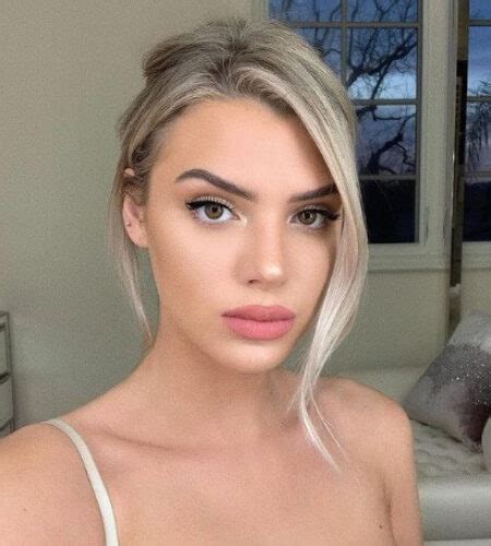 Alissa Violet Height Weight Age Net Worth Dating Bio Facts