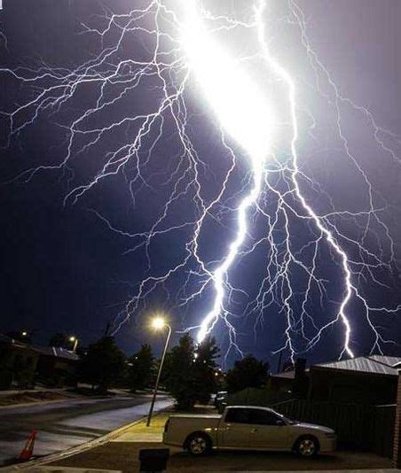 Spectacular Lightning Show During Wild Weather In Melbourne Natures