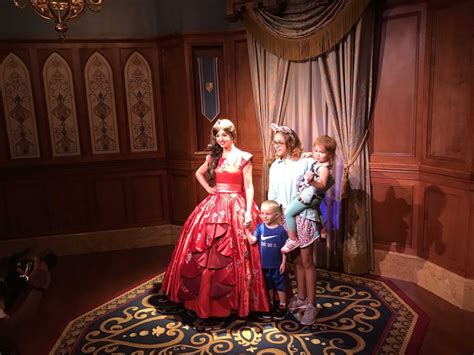 PHOTOS VIDEO Elena Of Avalor Disney Junior Character Meet And Greet