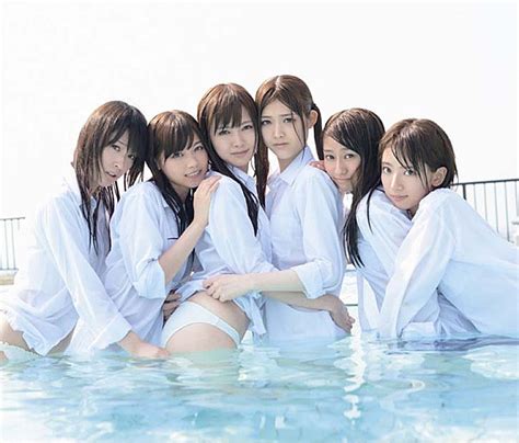 乃木坂46 ドキドキの初水着ショットも収めた1st写真集発売 Daily News Billboard Japan