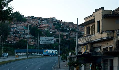 Favelas às Margens Da Av Presidente Antônio Carlos Belo Horizonte Mg Guia Gerais