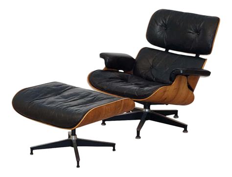 As charles and ray eames home provided the backdrop for the couple's gracious hosting of a famously eclectic group of friends and associates, providing a special refuge from the strains of modern living, so too the lounge chair and ottoman were conceived to provide welcoming comfort to the body. Vintage Charles and Ray Eames Rosewood Lounge Chair With ...