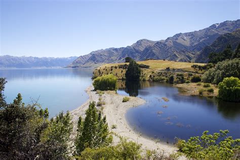 Lake Hawea South Island Nz Scenic Travel Living In New Zealand South