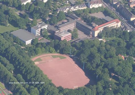 0214 3 10 20 10. Leverkusen, Bild: Luftbild: CD-Gymnasium