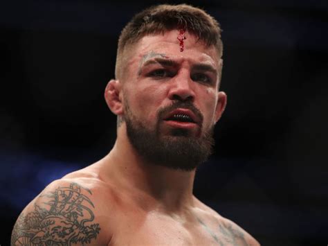Colby covington has had plenty to say about platinum mike perry and his wife danielle over the years, and the pair recently returned fire from a swimming pool in montevideo, uruguay. Ex-wife says Perry physically assaulted her | theScore.com