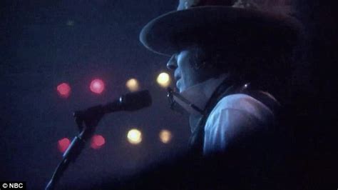 Jimmy Fallon Performs As Bob Dylan Singing Drakes Hotline Bling