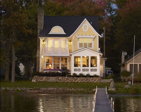 20 Waterfront Lake House Designs