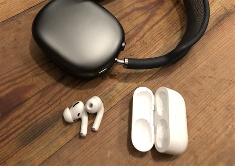 The airpods max case really be looking like a expensive af sleeping mask pic.twitter.com/xvdftwklz2december 8, 2020. AirPods Max vs. AirPods Pro: What's Apple's Best Pair of ...