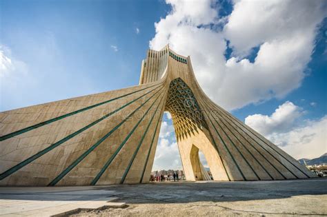 Tour Dazadi à Téhéran Iran Image Stock éditorial Image Du Moderne