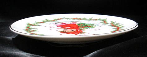 Lefton China Christmas Dish Plate 443p Little Girl Carrying Holly Gold