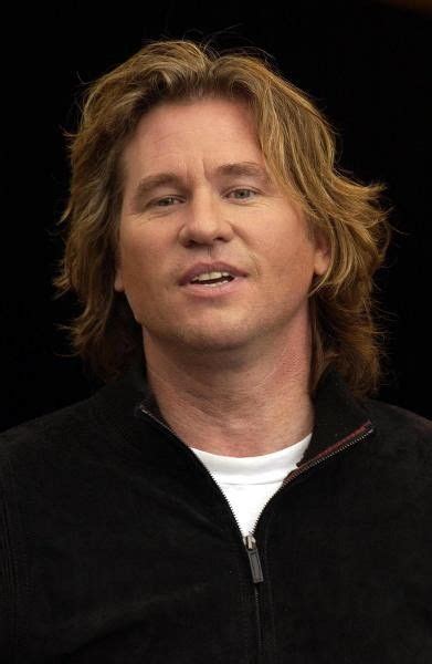 Val kilmer has always been on a journey to project his voice, which the val documentary poignantly kilmer blurred himself into the role of mark twain. Val Kilmer will in die Politik | Amerikanische ...
