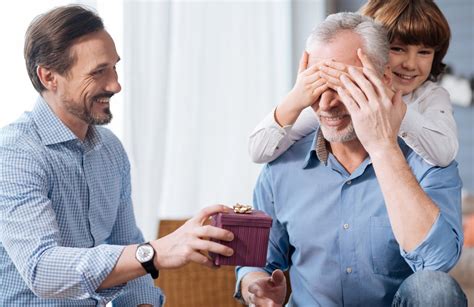 From thoughtful and romantic gifts to the best jewelry, these gifts are bound to impress your girl. 5 Thoughtful Gift Ideas Seniors Will Be Obsessed With ...
