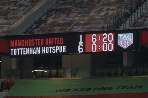 После четырех туров тоттенхэм набрал 7 очков и занимает пятое место в апл. El Tottenham goleó 6-1 al Manchester United | Diario Centro