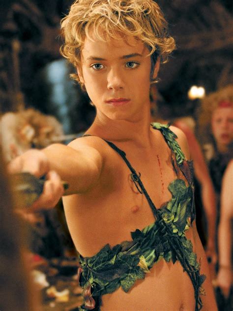 Wendy dares to do something different with its classic source material; FILMY KOSTIUMOWE: Peter Pan (2003)