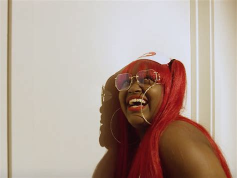 cupcakke s cpr video makes pretzels and corn on the cob nsfw