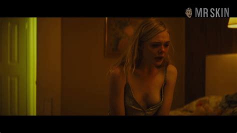 Elle Fanning Nude Naked Pics And Sex Scenes At Mr Skin