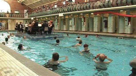 Bbc News Bramley Baths Orchestra Plays In The Swimming Pool