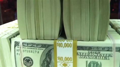 Heres What One Million Dollars In Cash Looks Like Youtube