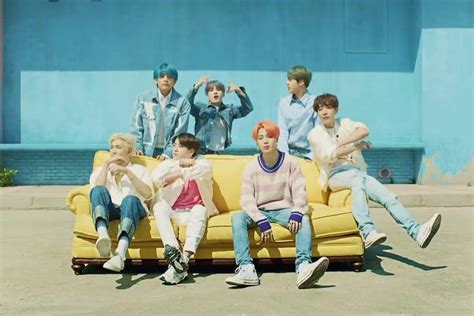 Bts Boy With Luv Concept
