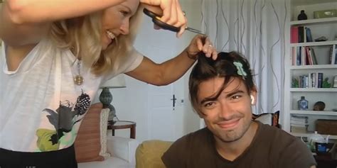 Kelly Ripa Cuts 22 Year Old Son Michael Consuelos Hair With Kitchen Scissors Live On Tv Watch