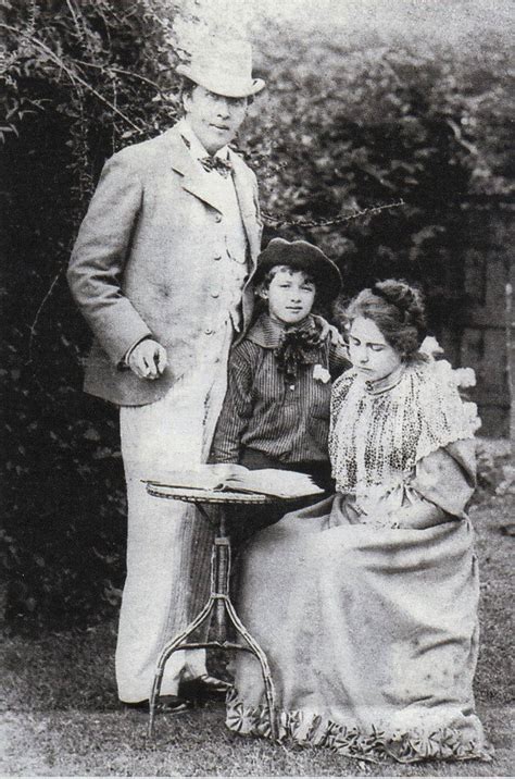 Oscar Wilde And Constance With Cyril Reading In 1884 Oscar Married
