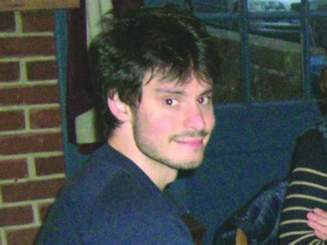 Open svela l'identità di coloro che hanno organizzato e dato esecuzione alla morte del giovane ricercatore di a due anni e mezzo dall'impunito scempio in egitto del giovane martire cosmopolita friulano giulio regeni, sulla sua tomba giunge. Biografia di Giulio Regeni