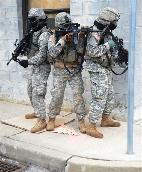 New York National Guard Soldiers Develop Urban Combat Skills At Police Training Site Article