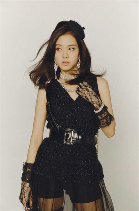 All the 4 'blinks' aka jisoo, jennie, lisa & rose are extremely popular and are hotness personified. All About Kim Jisoo | Blackpink fashion, Blackpink jisoo ...