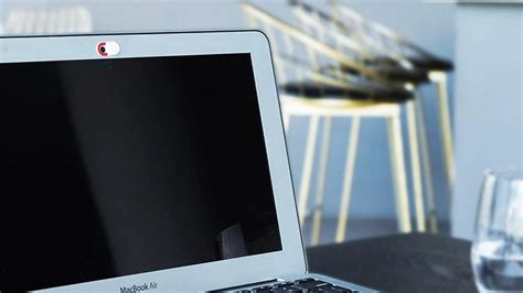Apple Uyarıyor Macbook Kapatırken Webcam Korumasını Çıkartın Tamindir