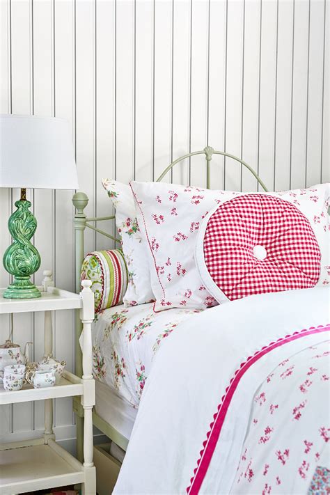 Walmart.com has been visited by 1m+ users in the past month Sarah Richardson's Coastal Cottage - Home Bunch Interior ...