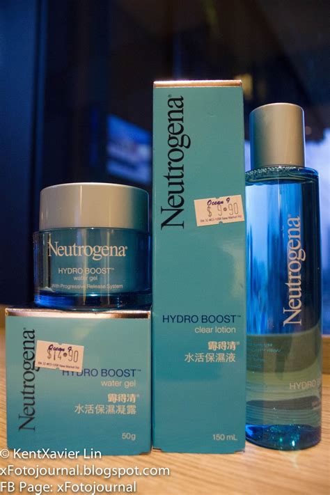 The formula hides dark circles and doesn't settle into dry spots or fine lines. Xfotojournal: Neutrogena Hydro Boost
