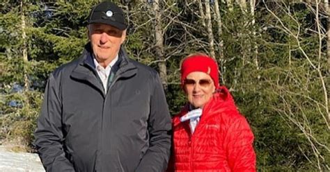 Kong harald (83) og dronning sonja (83) er blitt testet for coronaviruset, og har ikke fått påvist smitte. Kong Harald og dronning Sonja med egen hilsen til det ...