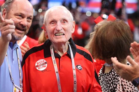 Vince Dooley Legendary Georgia Football Coach Dead At 90