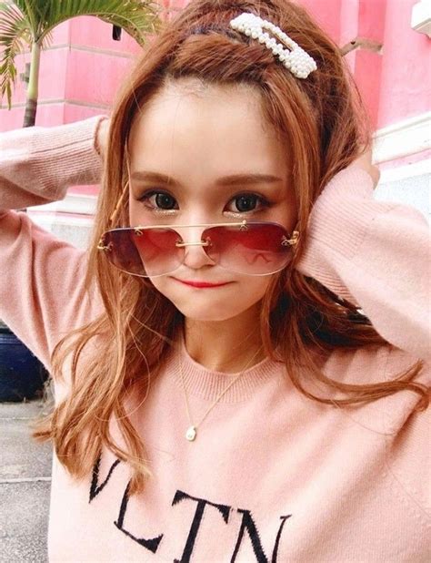 Pin By Qertis Sorrti On Fantastic Girlsamazing Japan Sunglasses